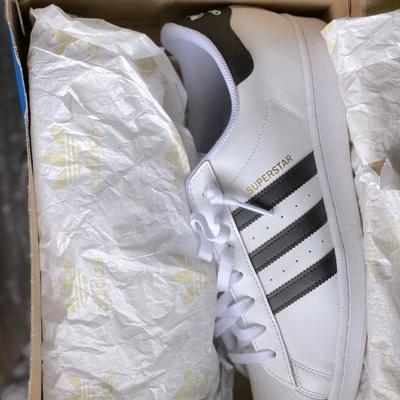 - Adidas’s - Picture 4 of 4